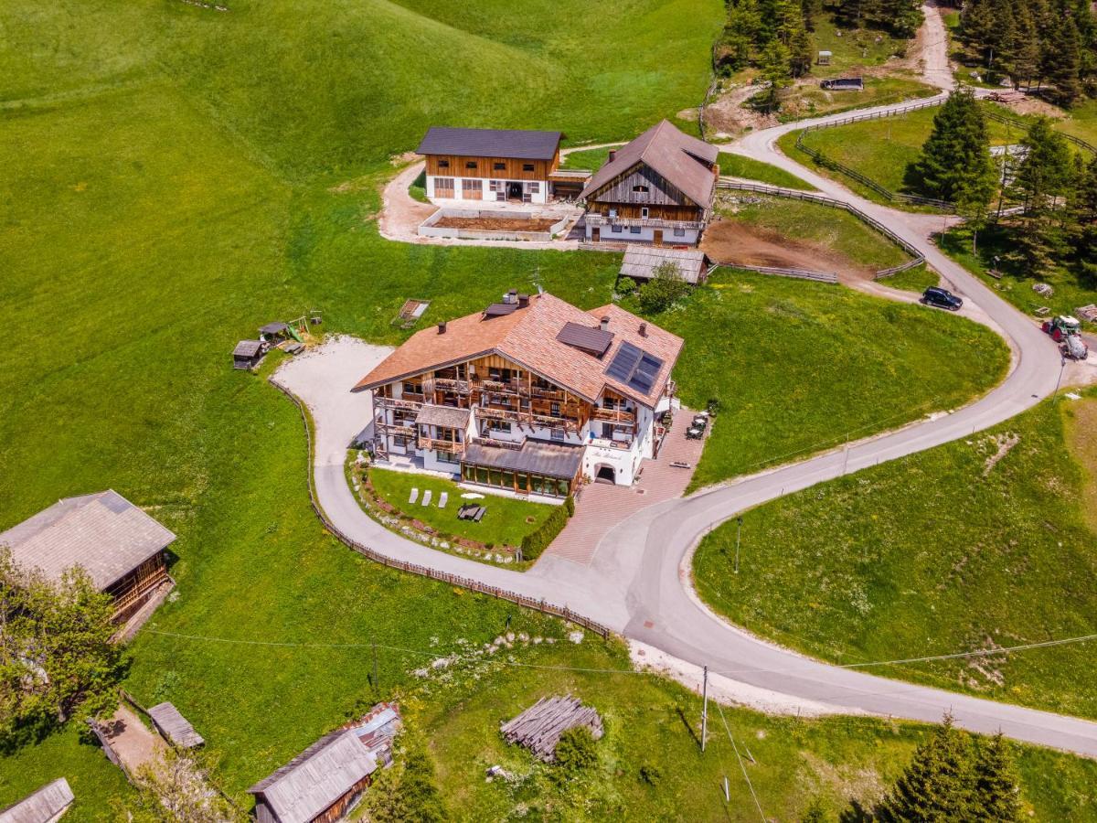 B&B - Hotel Ciasa Rue Blanch San Cassiano  Kültér fotó