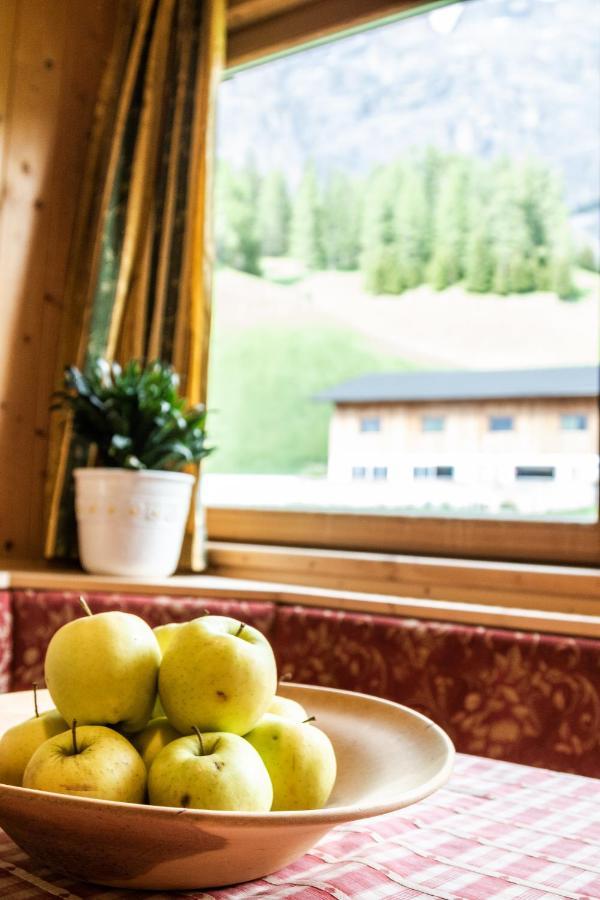 B&B - Hotel Ciasa Rue Blanch San Cassiano  Kültér fotó