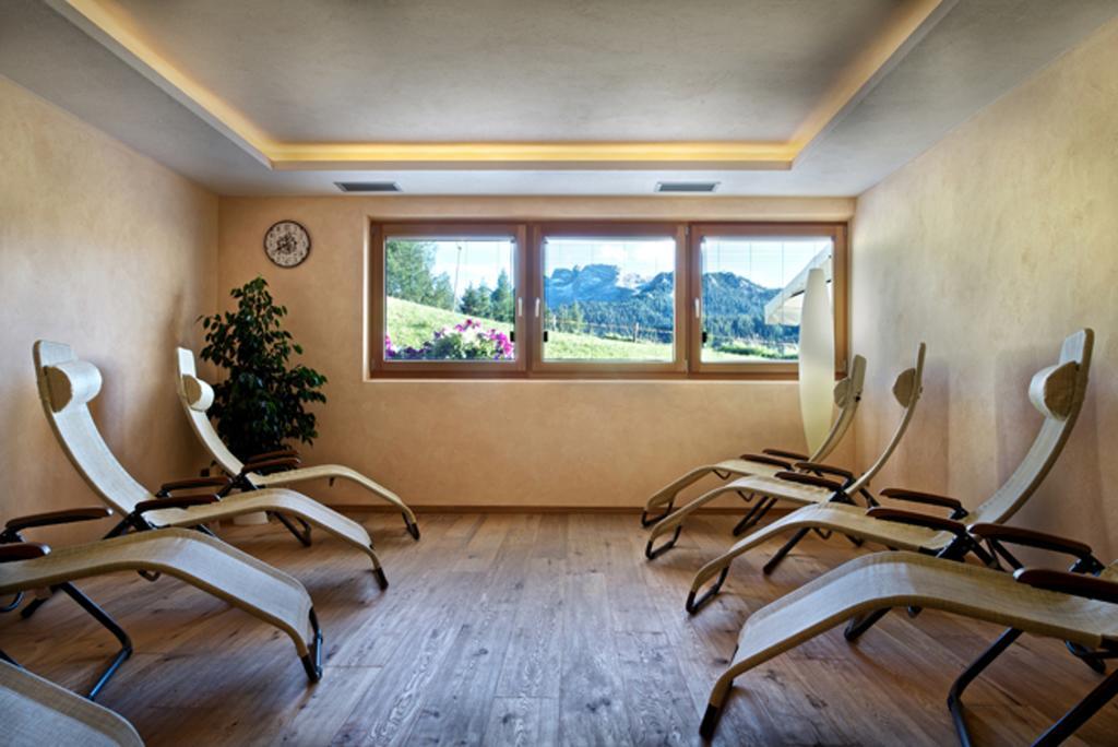 B&B - Hotel Ciasa Rue Blanch San Cassiano  Kültér fotó