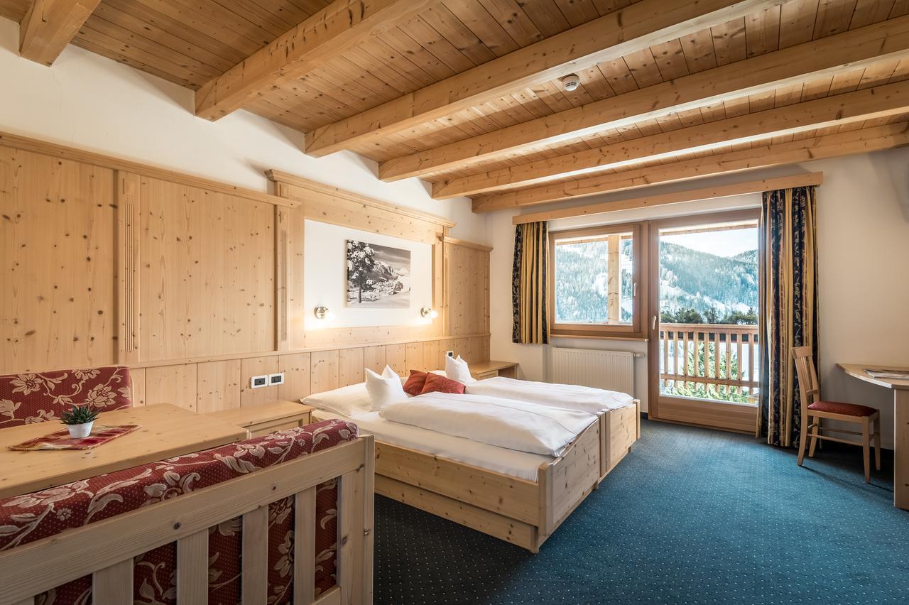 B&B - Hotel Ciasa Rue Blanch San Cassiano  Kültér fotó