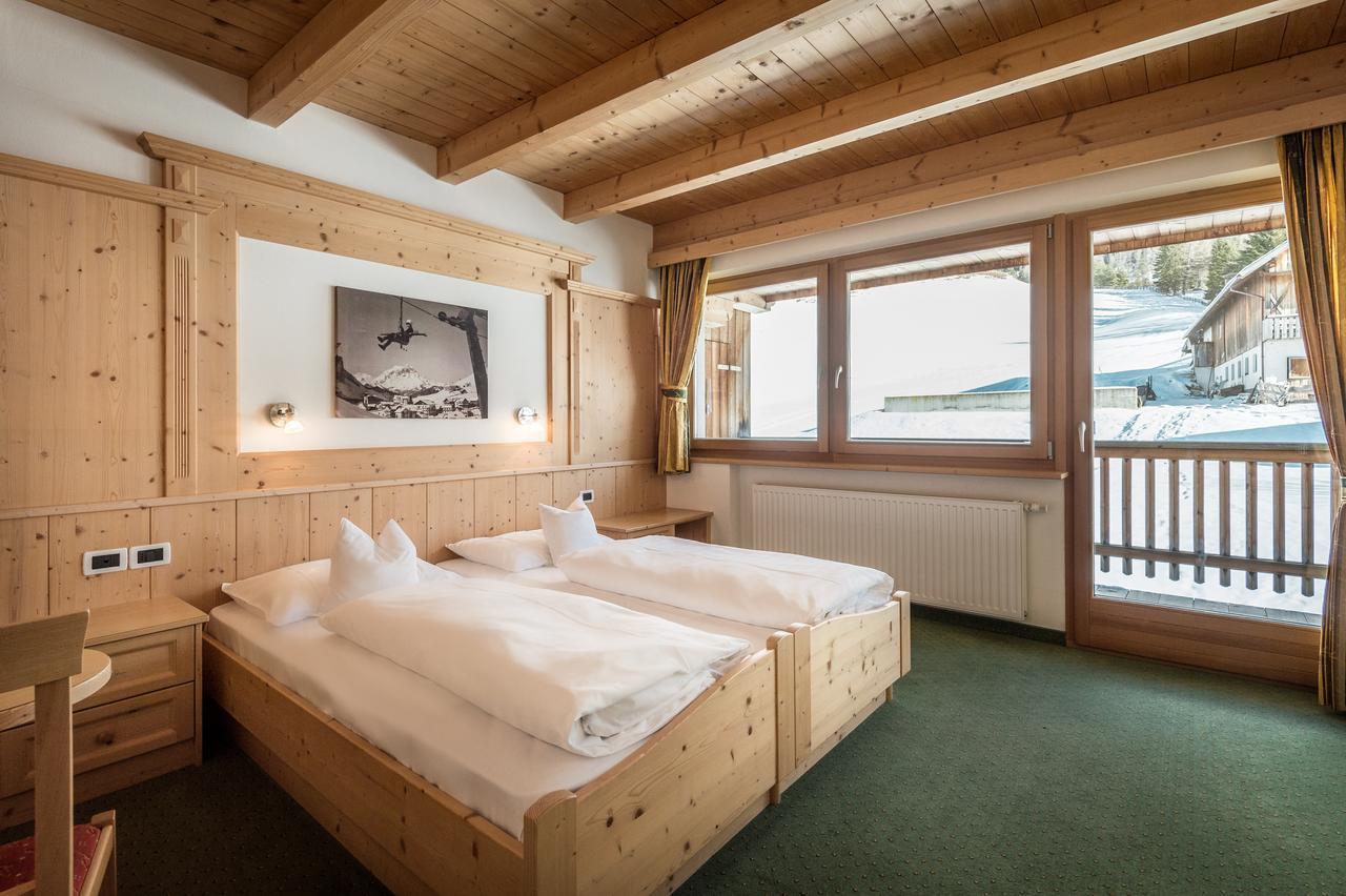 B&B - Hotel Ciasa Rue Blanch San Cassiano  Kültér fotó