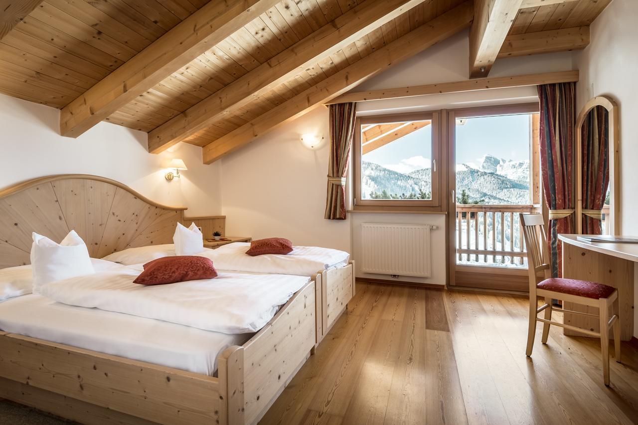 B&B - Hotel Ciasa Rue Blanch San Cassiano  Kültér fotó